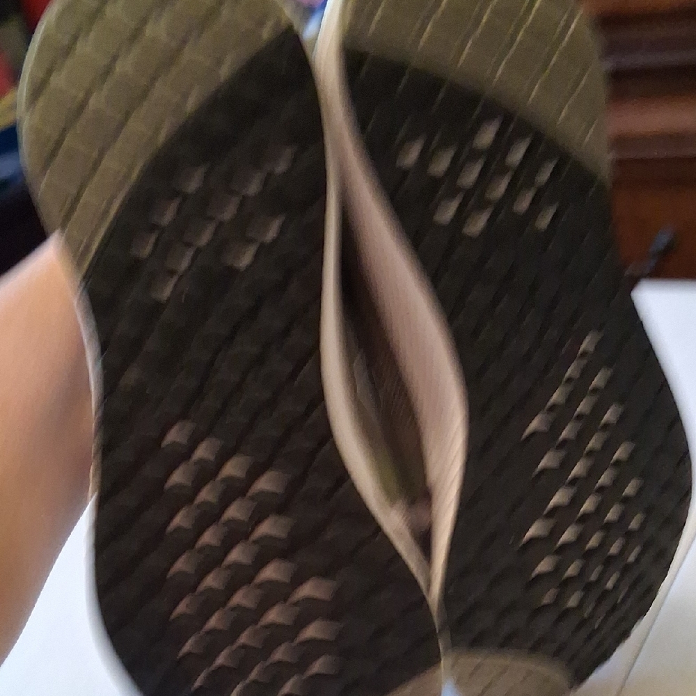 Adidas Green Athletic Shoes with Lace-Up Design - Picture 7 of 7